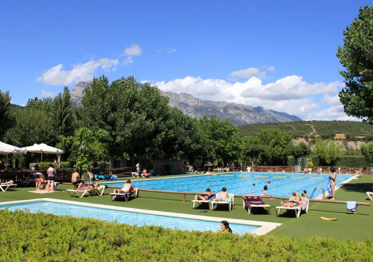 Camping peña montañesa piscina-4383